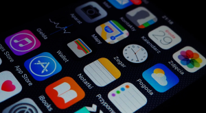 How to Hide Apps on iPhone using folders